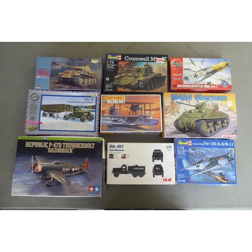 278 - 1/72 scale model kits: to include by Italeri, a 'Churchill Mk.II'; and an 'Armoured Car Humber Mk.II... 