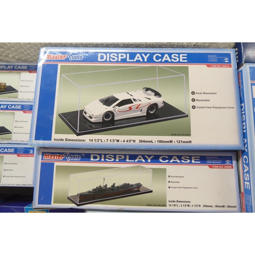 291 - Transparent plastic model display cases: to include examples by IMEX and Easy Model