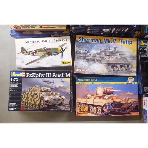 297 - 1/72 scale model kits: to include by Revell, a 'SLT 50-3 Elefant'; and a 'Lockheed PV-1 Gun Ship' by... 