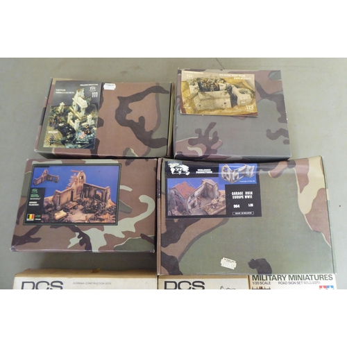 298 - 1/35 scale model kits and terrain: to include by Italeri, a 'Patton M47'; and a 'Brachiosaurus Diora... 