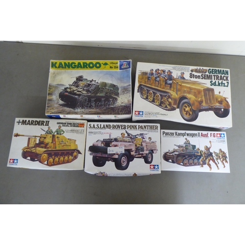 307 - 1/35 scale model kits: to include by Tamiya, a 'British Universal Carrier Mk.II'; and a 'Kangaroo Pe... 