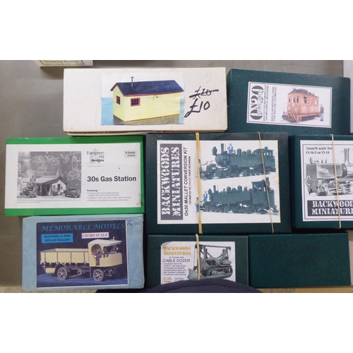 321 - 0 gauge and 0n30 model railway accessories: to include a 'GWR Q + Q1 59 6