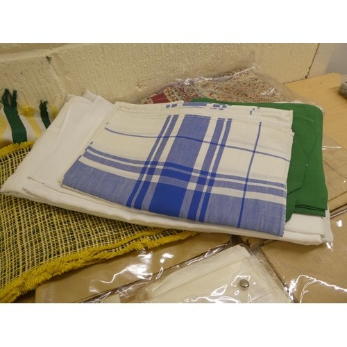 33 - Textiles: to include finely worked table linen