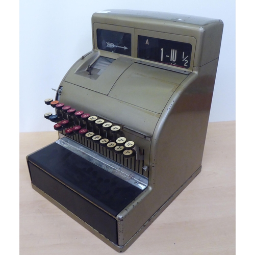 372 - A circa 1950s 'The National Cash Register Company Limited, model 126(3)2SH  17