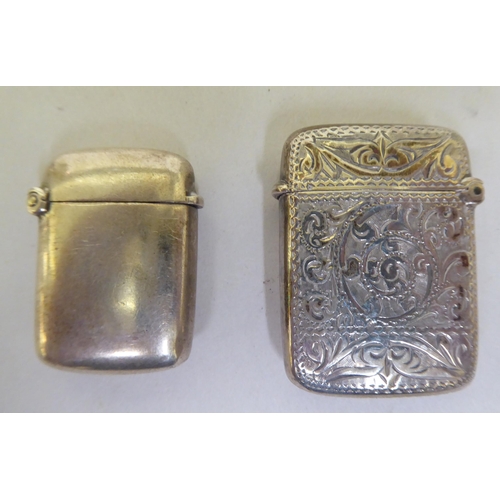 391 - Silver items: to include a pill box, fashioned as a wrapped sweet  stamped 925  London mar... 