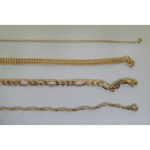 402 - Italian and other 9ct gold jewellery: to include bracelets 