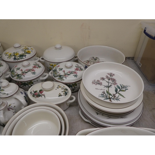 45 - Villeroy and Boch Vitro porcelain Botanica pattern table and cookware 