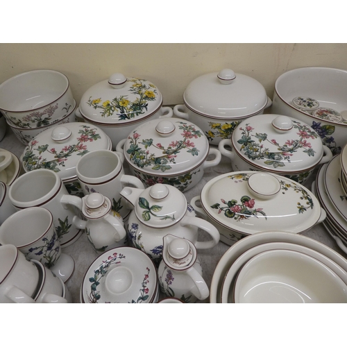 45 - Villeroy and Boch Vitro porcelain Botanica pattern table and cookware 