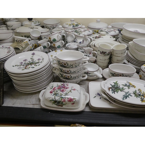 45 - Villeroy and Boch Vitro porcelain Botanica pattern table and cookware 