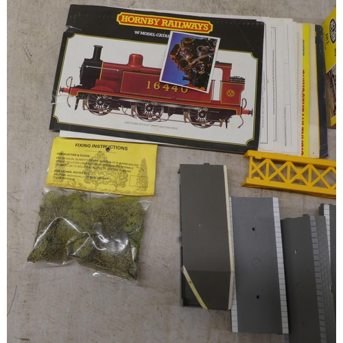 84 - Hornby 00 gauge accessories: to include an Inter-City 125, BR High Speed electric train set  bo... 