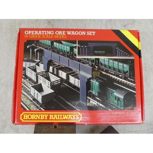 84 - Hornby 00 gauge accessories: to include an Inter-City 125, BR High Speed electric train set  bo... 