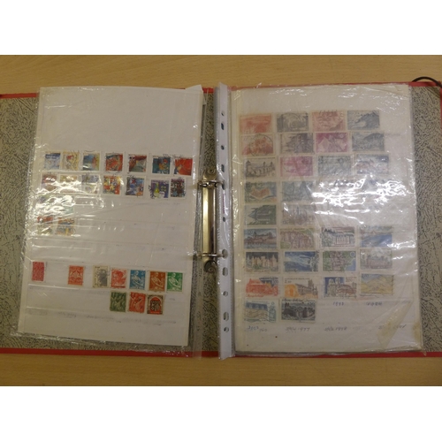 89 - Uncollated postage stamp albums and loose stamps 