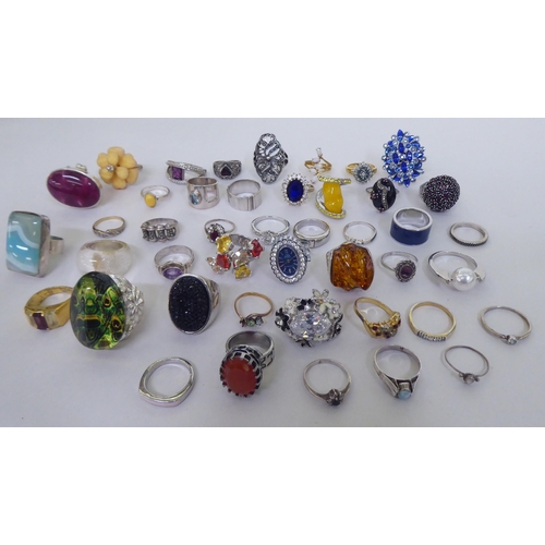 218 - Costume jewellery: to include dress rings 