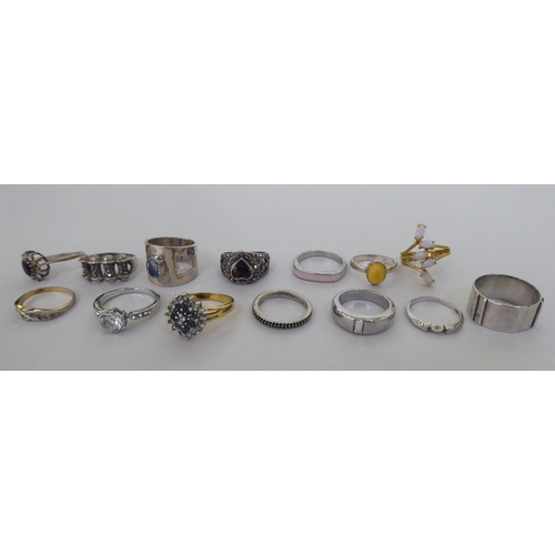 218 - Costume jewellery: to include dress rings 