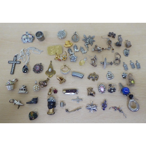 245 - Costume jewellery, mainly earrings and brooches