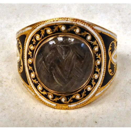 107 - A late 18thC yellow metal and enamel mourning ring  bearing personalised text verso