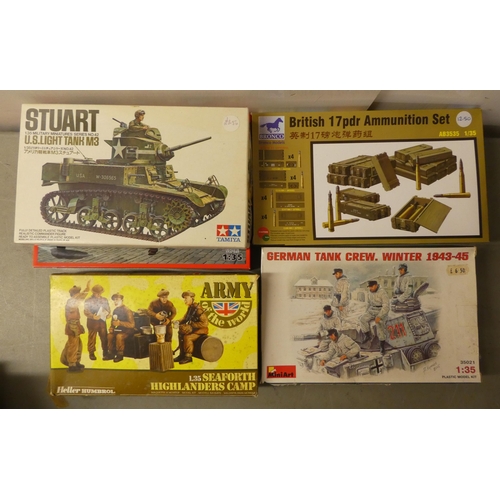 196 - 1/35 scale model kits: to include by Tamiya, a 'US Medium Tank M3 Lee Mk.1'; and a 'M2A1 Half Track'... 