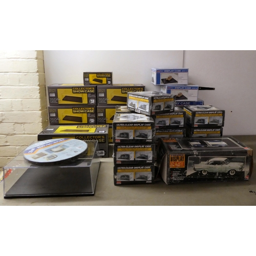 226 - Clear plastic empty model display cases: to include examples by Academy and Master Tools