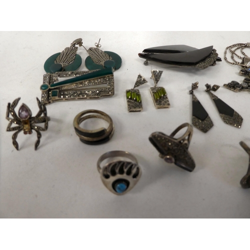 72 - Jewellery: to include Art Deco design silver, base metal and marcasite and other vintage style rings... 