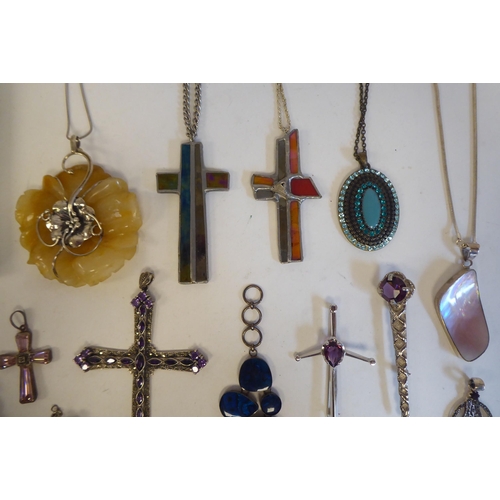 77 - Mainly silver jewellery: to include necklaces; and coloured stone set crucifix pendants