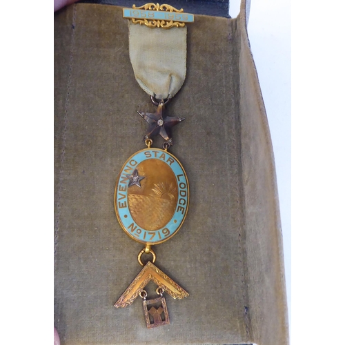 81 - An 18ct gold Masonic medal for the Evening Star Lodge, No.1719 for the period 1958-1959  cased