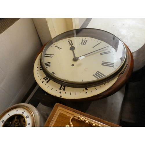 153 - Early 20thC and later non-functional, variously cased mantel clocks for spares and repair components... 