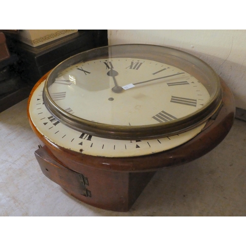 153 - Early 20thC and later non-functional, variously cased mantel clocks for spares and repair components... 