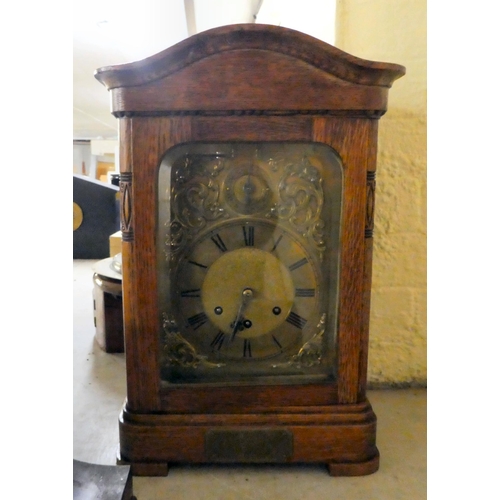 153 - Early 20thC and later non-functional, variously cased mantel clocks for spares and repair components... 