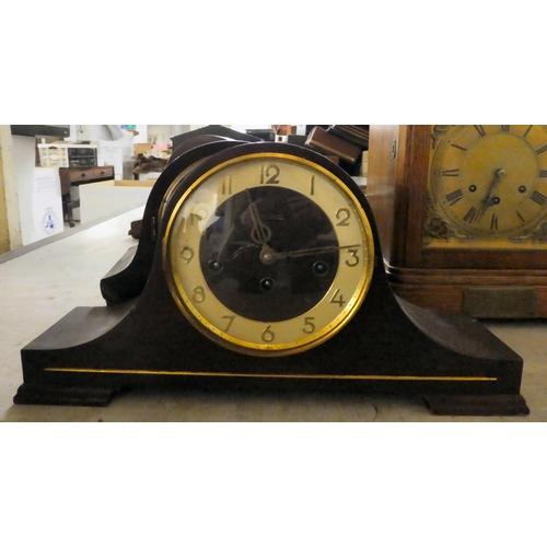 153 - Early 20thC and later non-functional, variously cased mantel clocks for spares and repair components... 