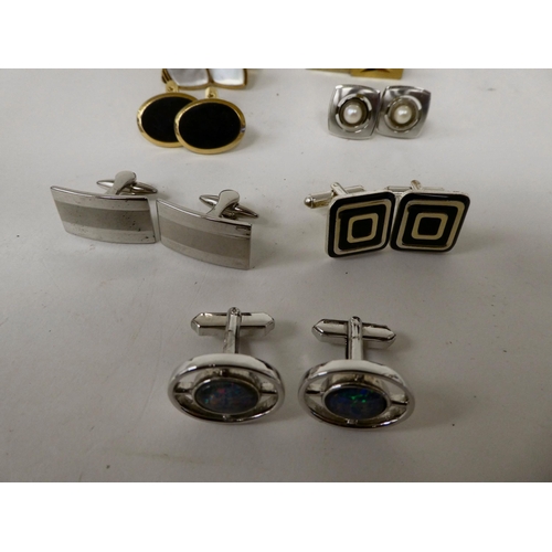 159 - Watches and costume jewellery: to include cufflinks and brooches