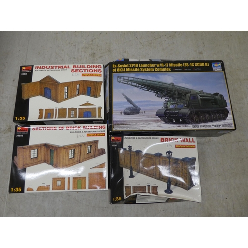 165 - 1/35 scale model kits: to include by Meng a 'Husky TSV'; and a 'Dodge Weapons Carrier' by Airfix  (c... 