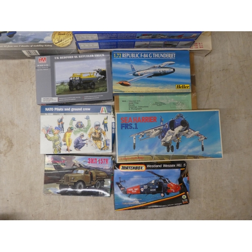 178 - 1/72 scale model kits: to include by Matchbox, a 'HS Buccaneer'; and a 'Short Seamew' by Contrail Mo... 