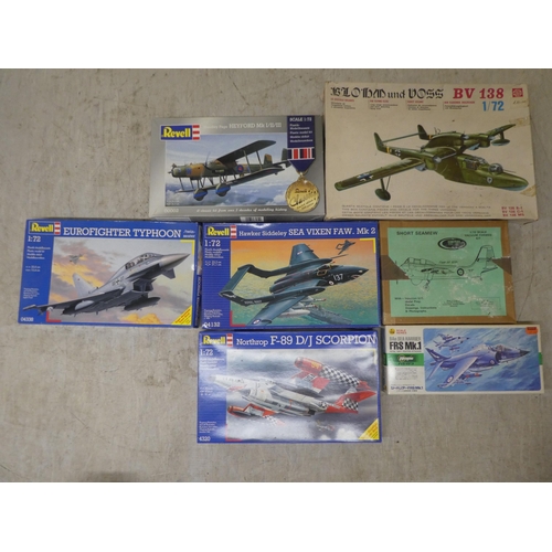 178 - 1/72 scale model kits: to include by Matchbox, a 'HS Buccaneer'; and a 'Short Seamew' by Contrail Mo... 