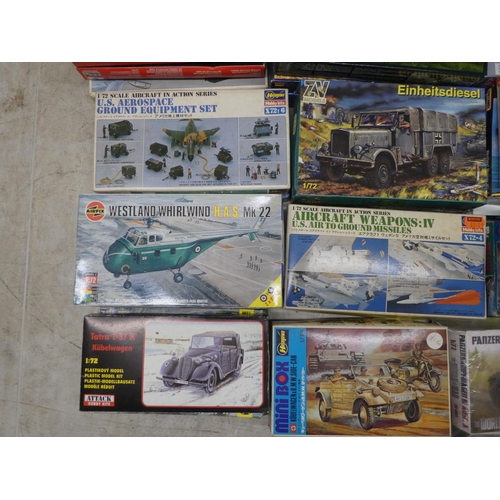 178 - 1/72 scale model kits: to include by Matchbox, a 'HS Buccaneer'; and a 'Short Seamew' by Contrail Mo... 