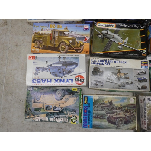 178 - 1/72 scale model kits: to include by Matchbox, a 'HS Buccaneer'; and a 'Short Seamew' by Contrail Mo... 