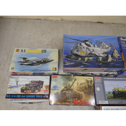 178 - 1/72 scale model kits: to include by Matchbox, a 'HS Buccaneer'; and a 'Short Seamew' by Contrail Mo... 