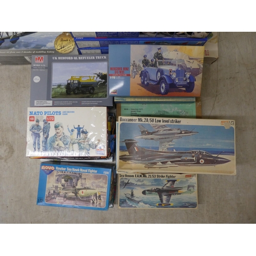 178 - 1/72 scale model kits: to include by Matchbox, a 'HS Buccaneer'; and a 'Short Seamew' by Contrail Mo... 