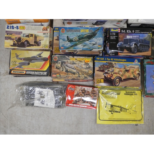 185 - 1/72 scale model kits: to include by Airfix, a 'Douglas Skyraider'; and a 'HS Buccaneer' by Matchbox... 