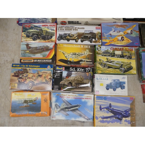 185 - 1/72 scale model kits: to include by Airfix, a 'Douglas Skyraider'; and a 'HS Buccaneer' by Matchbox... 