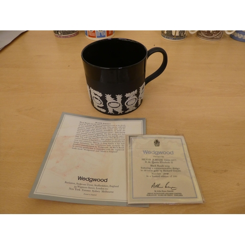 228 - Commemorative china: to include 'The Wedgwood China London Mug'  4