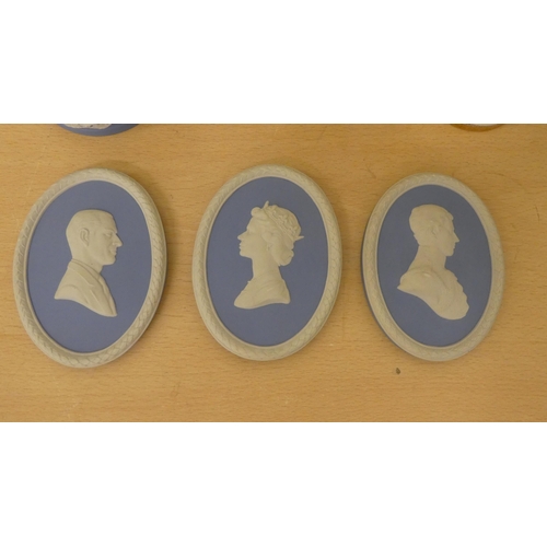 251 - Ceramics: to include a Wedgwood china bust of Queen Elizabeth The Queen Mother  Limited Edition... 