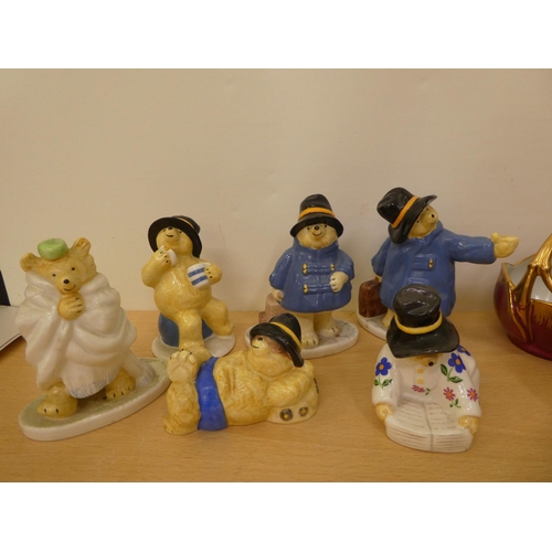 252 - Ceramics: to include a Coalport figure, 'Paddington Shopping'  5