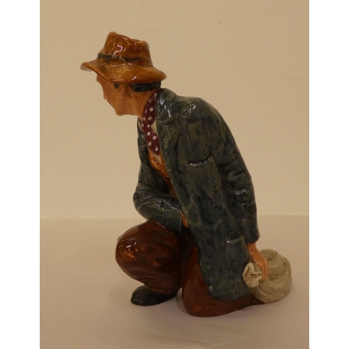 265 - A Royal Doulton china figure 'The Poacher'  HN2043  6