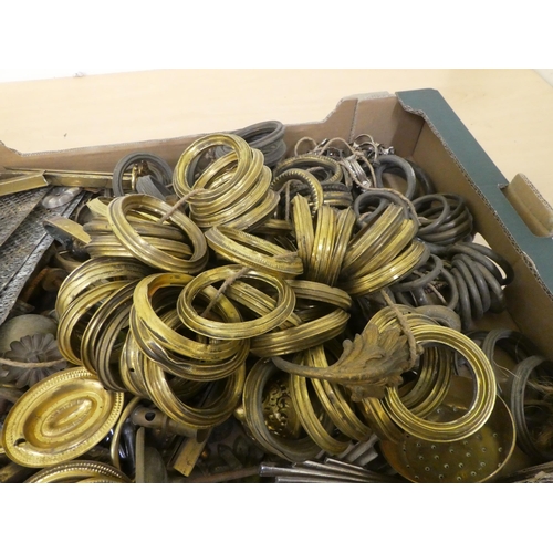 284 - Miscellaneous brass curtain rings  various sizes 