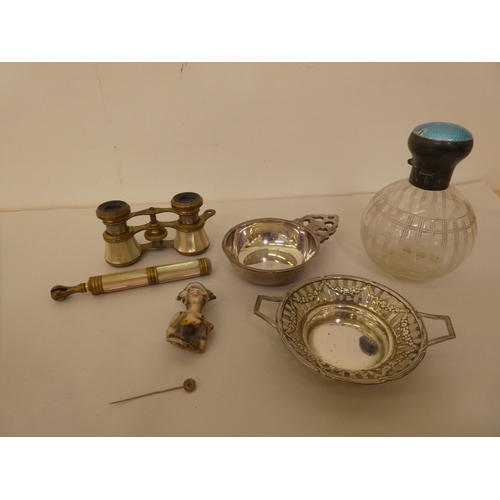 307 - Collectable items: to include a pair of opera glasses with mother-of-pearl decoration 