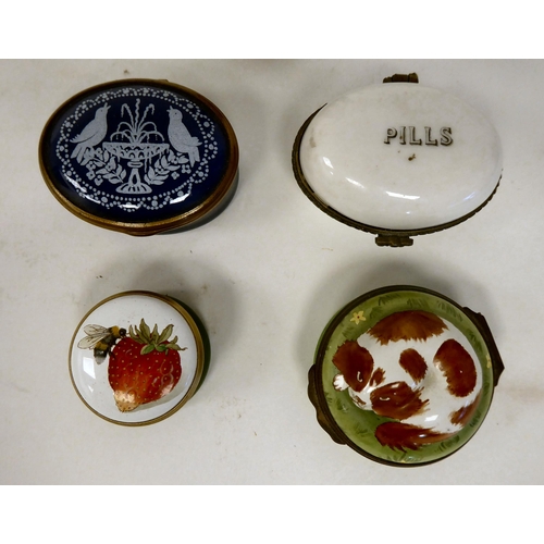 72 - Small collectables: to include a Halcyon Days enamelled patch box, the top decorated with a dog