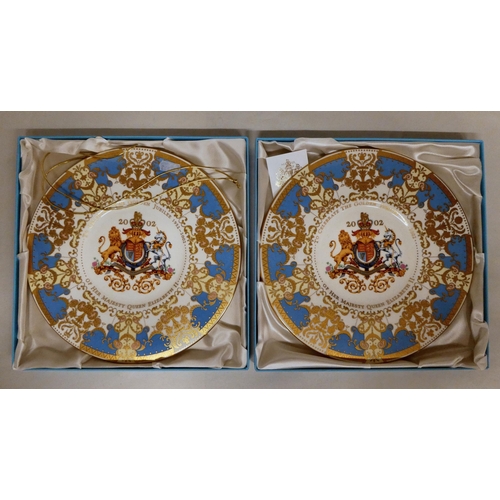 85 - Royal Commemorative china: to include a Coalport Westminster Abbey cup and cover  6