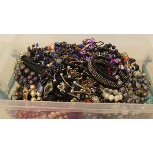 339 - Costume jewellery: to include bead necklaces