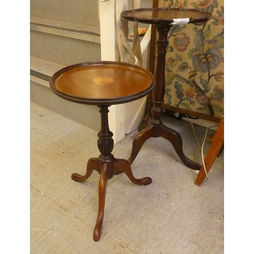 210 - Small 20thC brown furniture: to include two similar Georgian design wine tables  22