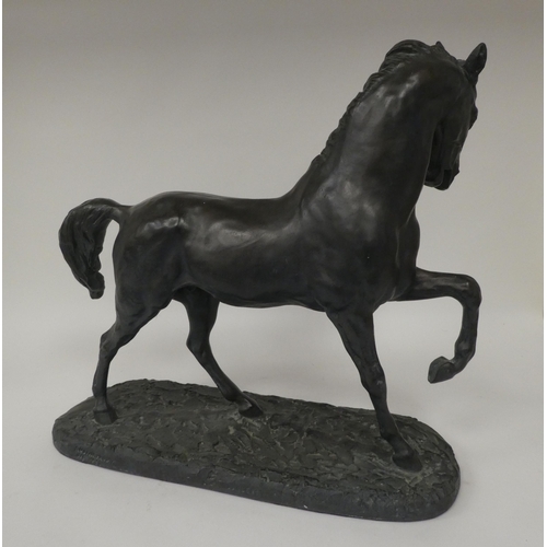 162 - A modern resin moulded model, a racehorse  15